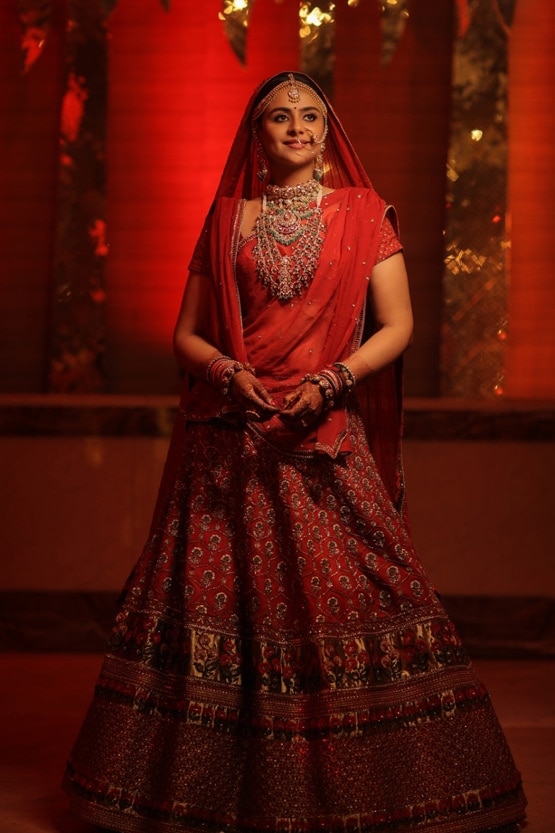 दुल्हन के लिबास में बेहद खूबसूरत नजर आईं प्राची तेहलान, देखें इनसाइड Photos