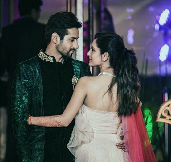 प्रेग्नेंट हैं एक्ट्रेस पूजा बनर्जी, बेबी बंप फ्लॉन्ट करते हुए शेयर की फोटो