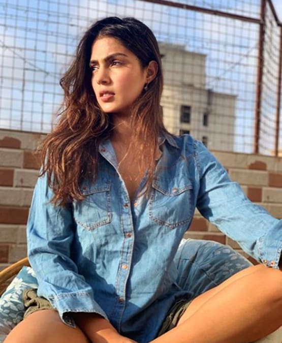 जिस दिन हुई सुशांत की मौत, उस दिन महेश भट्ट ने रिया को किया था ये मैसेज