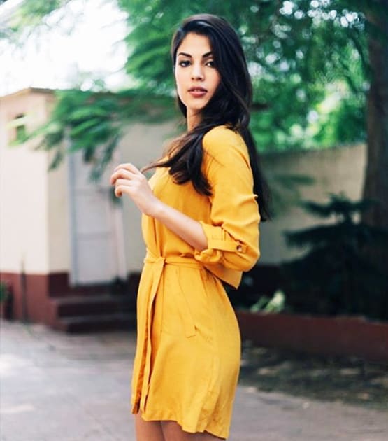 'आयशा मूव ऑन' क्या है महेश भट्ट को रिया के भेजे गए इस मैसेज का मतलब?