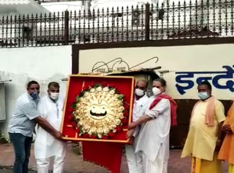 खजराना गणेश को चढ़ी अष्ट धातु से बनी, हीरे जड़ी विशाल राखी