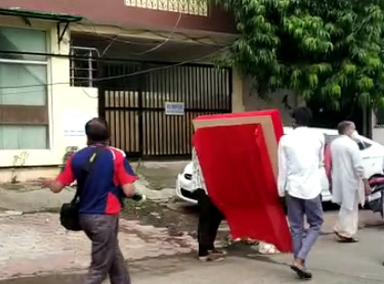 खजराना गणेश को चढ़ी अष्ट धातु से बनी, हीरे जड़ी विशाल राखी