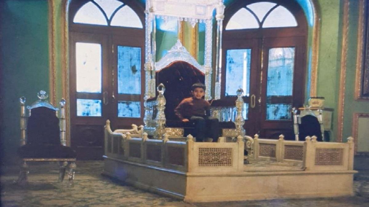 चोरी हुआ नवाब का सिंहासन