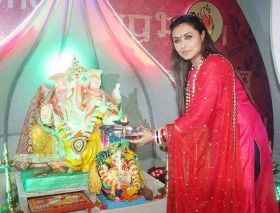 सलमान से श‍िल्पा तक, सालों से इन सितारों के घर हो रही है गणपति की पूजा