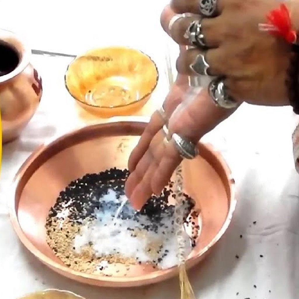 पितरों की पूजा से लाभ