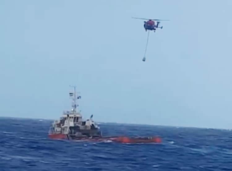 ...जब तेल रिसाव संकट से निपटने पहुंचा चेतक हेलिकॉप्टर