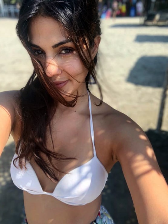 क्या आदित्य ठाकरे-डीनो मोरिया को जानती हैं रिया? एक्ट्रेस ने दिया जवाब