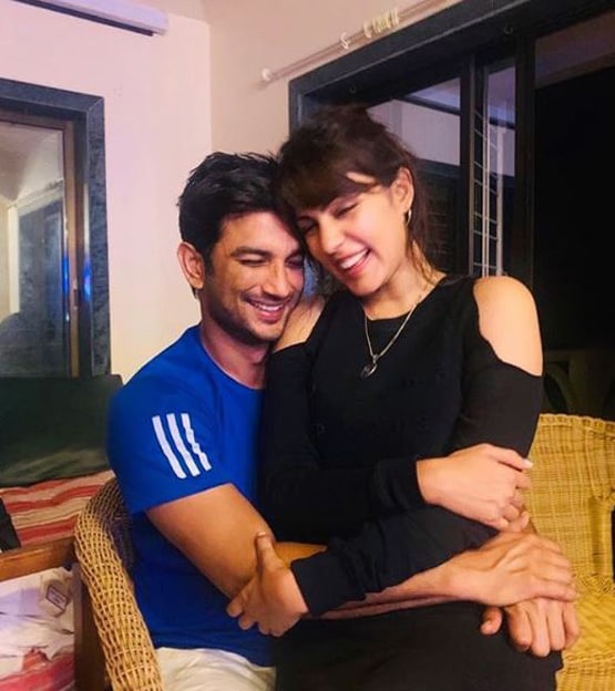 रिया-सुशांत की वॉट्सऐप चैट में सामने आई ये बातें, बहन से थी नाराजगी!