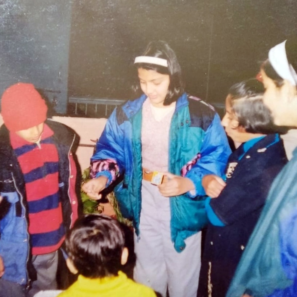 रिया चक्रवर्ती की स्कूल के दिनों की तस्वीर