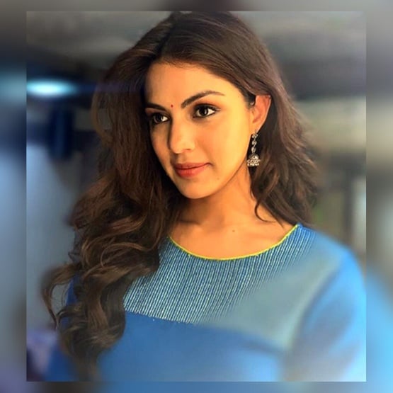 8 जून सुशांत का घर छोड़ने के बाद रिया ने महेश भट्ट को किए थे मैसेज, चैट रिवील