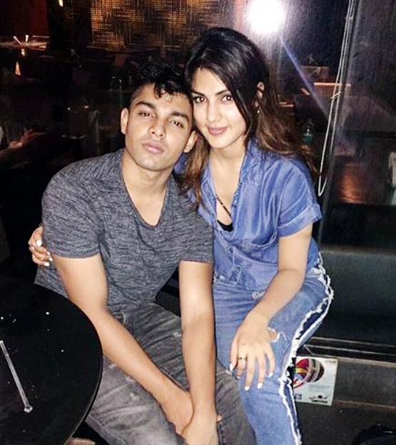 रिया ने शेयर किया सुशांत की डायरी का पन्ना, कहा- मेरे पास बस उसका सिपर