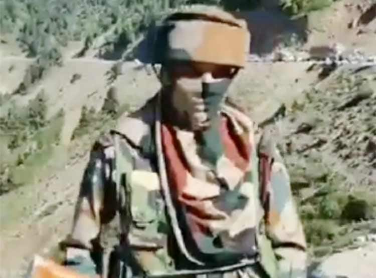 कश्मीर में LoC पर पहली बार भारतीय महिला सैनिक तैनात, देखें तस्वीरें