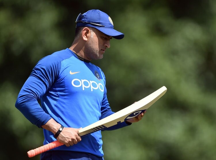 रन आउट से शुरू हुआ था धोनी का करियर और रन आउट पर ही खत्म