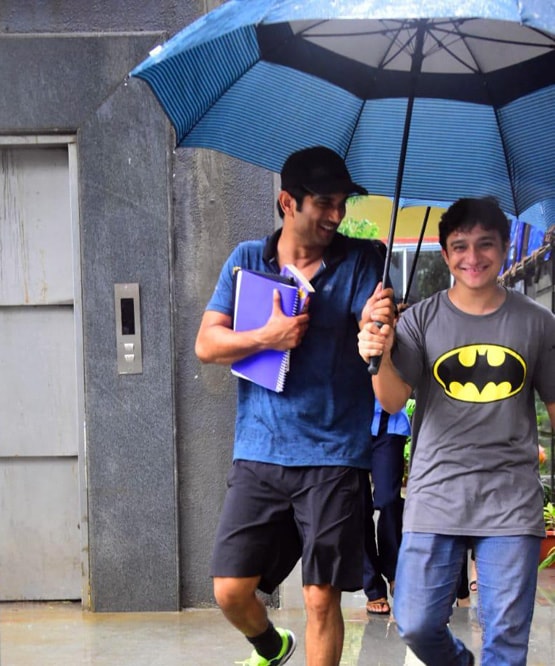 असिस्टेंट का खुलासा, सुशांत के पैसों से रिया कराती थी पूजा