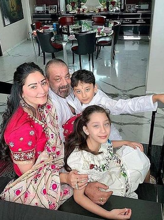 मान्यता ने संजय के फैंस का किया शुक्रिया, बताया मुंबई में होगा शुरुआती इलाज