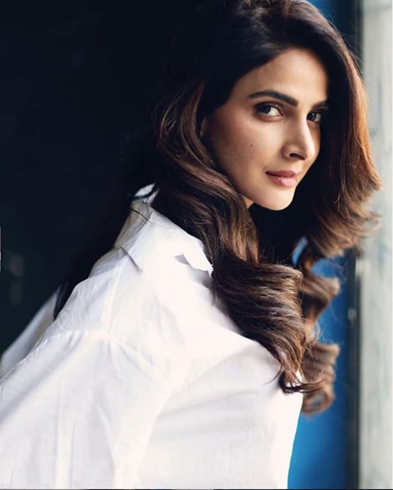 सलमान पर कमेंट-माहिरा को मारा ताना, जब विवादों में फंसीं पाक एक्ट्रेस सबा