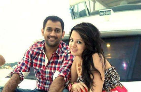 धोनी ने अपनी शादी की भनक तक नहीं लगने दी थी, जानें लव स्टोरी