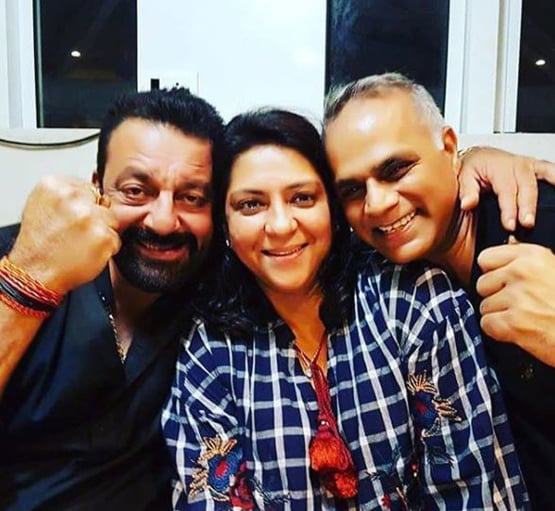 भाई संजय के साथ अस्पताल पहुंची प्रिया दत्त, कैंसर का होगा इलाज