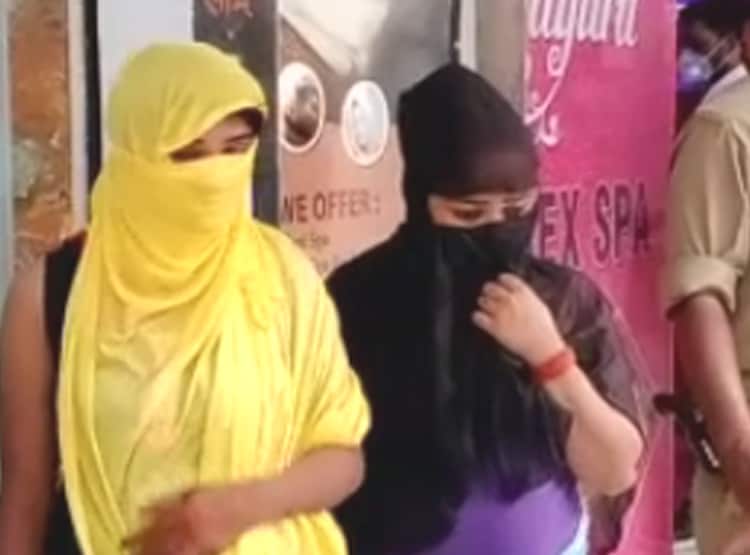यूनिसेक्स स्पा सेंटर में चल रहा था सेक्स रैकेट, अंदर मिला आपत्तिजनक सामान