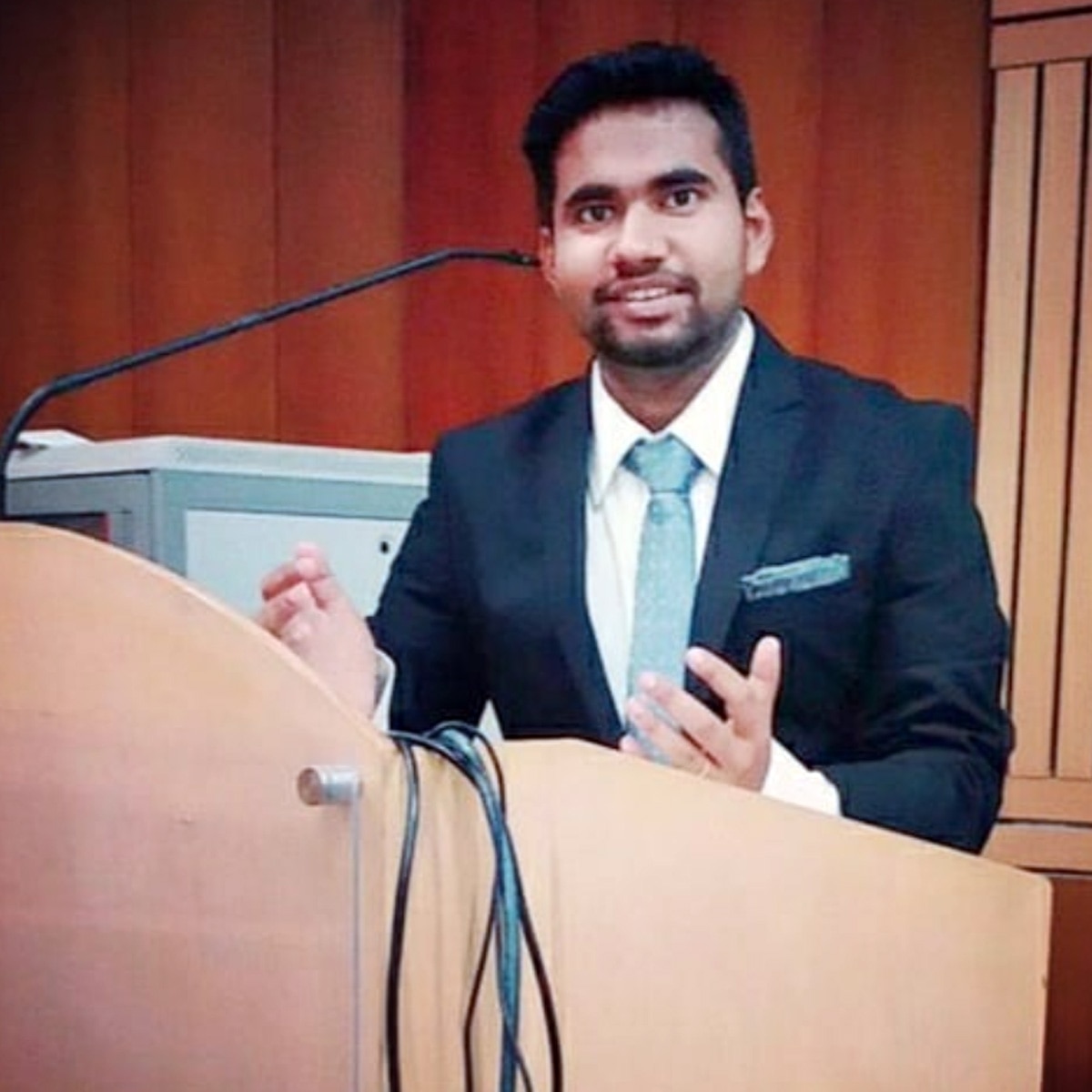 श्रेष्ठ अनुपम