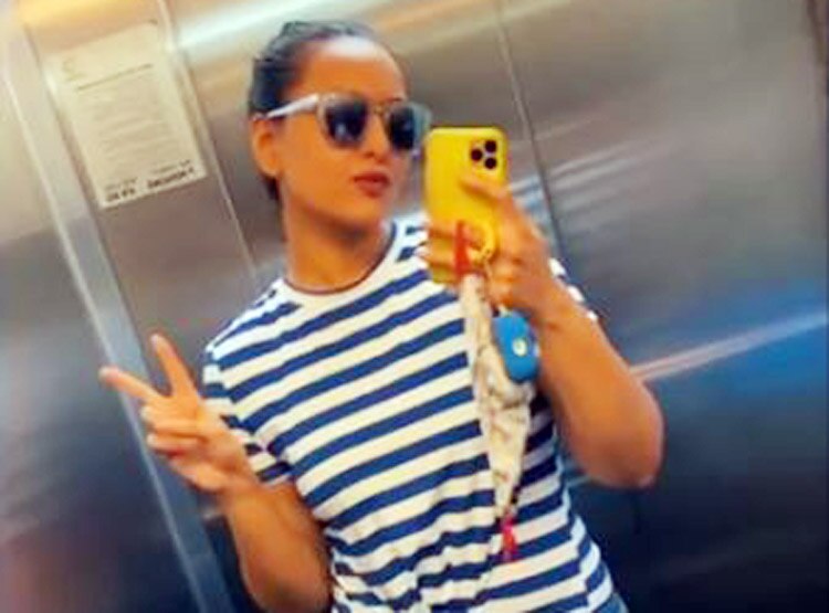 सोनाक्षी सिन्हा