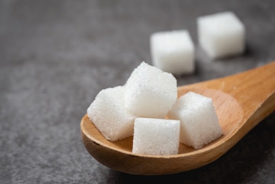 खाने-पीने की ये 6 खराब आदतें इम्यून सिस्टम को करती हैं कमजोर