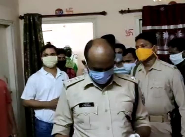 पुलिस सब इंस्पेक्टर ने लॉकडाउन में की शादी, क्वारनटीन में खुदकुशी