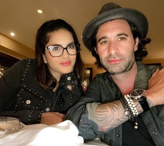 अपने बच्चों को फायर सेफ्टी सेशन दिला रहीं सनी लियोनी, देखें क्यूट फोटोज