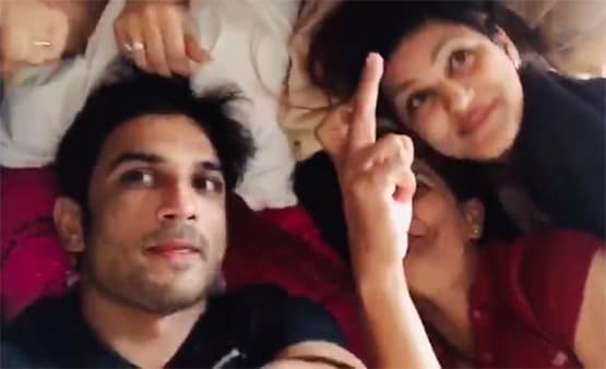 सुशांत का नया वीडियो, फिल्म धोनी की कामयाबी पर बहनों के साथ सेलिब्रेशन