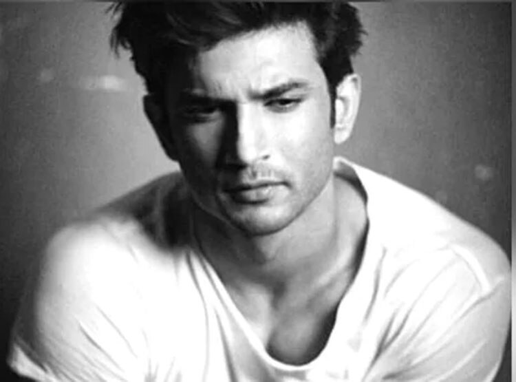 बाढ़ और कोरोना का मुद्दा भी दबा