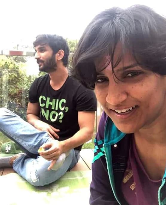 सुशांत की बहन श्वेता ने भाई को राखी बांधते हुए शेयर की पुरानी फोटो, लिखा ये