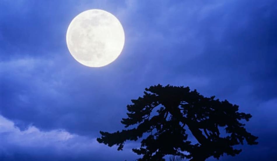 अक्टूबर के इस दिन दिखेगा दुर्लभ ब्लू मून, यूं है ये चांद बेहद खास