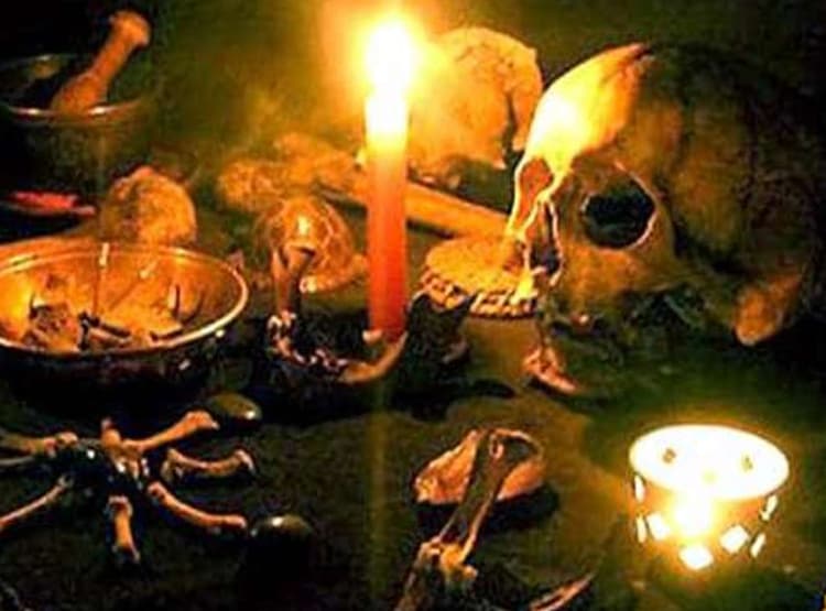 तंत्र विद्या कर रहे थे 2 भाई, एक की मौत हुई तो दूसरा शव को करने लगा जिंदा