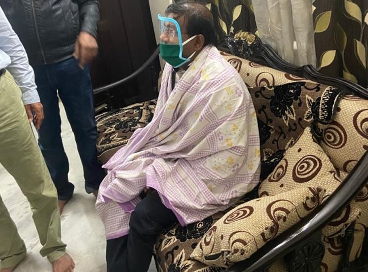 तहसीलदार के घर छापा, रिश्वत का इतना पैसा मिला कि लग गया ढेर