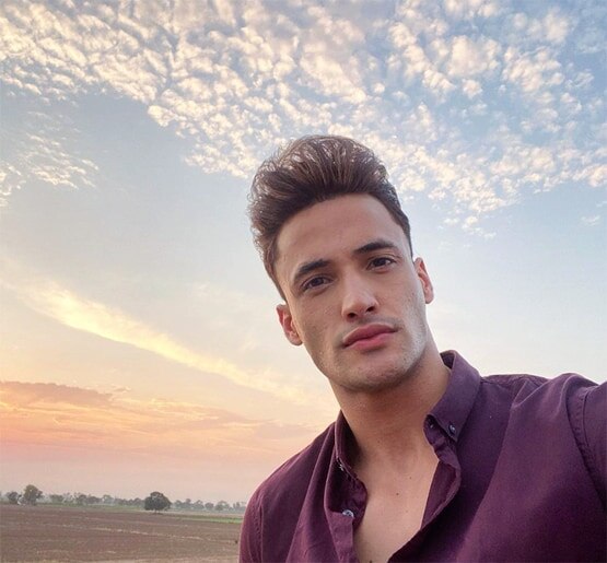 बिग बॉस कंटेस्टेंट आसिम रियाज पर बाइक सवार ने किया हमला, लगी चोट