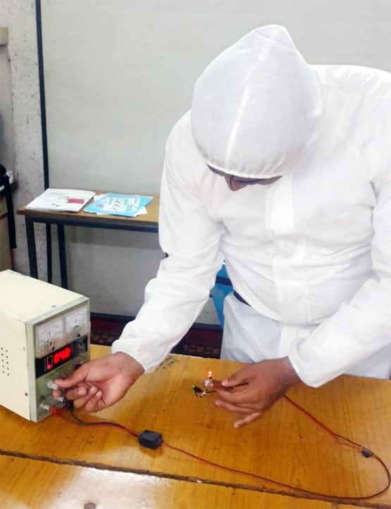 युवक ने बनाई AC वाली PPE किट, 5-6 घंटे डॉक्टर्स रहेंगे कूल