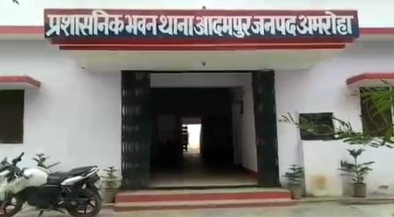 मर्डर के आरोप में पिता और भाई जेल में बंद, महिला निकली जिंदा