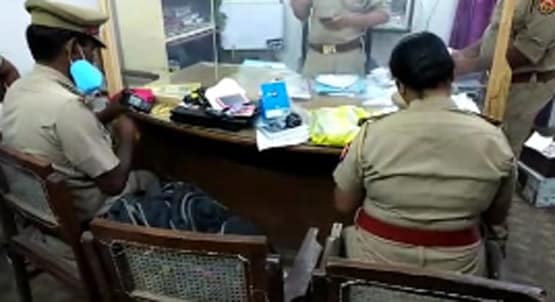 नौकरी दिलाने के नाम पर लेते थे 2000 रुपये, फर्जी कॉल सेंटर का भंडाफोड़