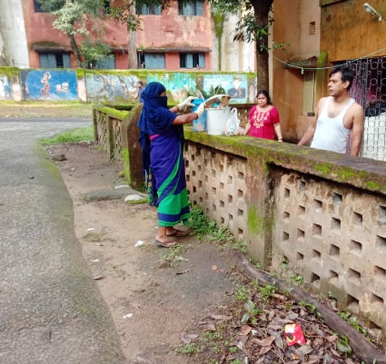 यहां महिलाएं सीटी बजाकर करती हैं अपने आने का इशारा, ये है कारण