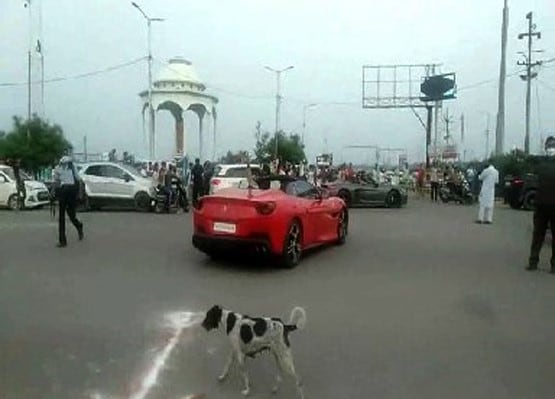 कानपुर: बीच सड़क रईसजादे ने जमकर घुमाई फेरारी, देखती रही पुलिस