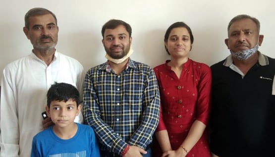 रेवेन्यू अफसर जो चौथी कोशिश में बन गया IAS ऑल इंडिया टॉपर