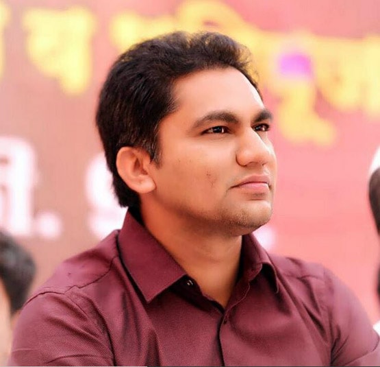 मां बनाती थी देसी दारू, लोग मंगाते थे नमकीन, फिर ऐसे बने IAS