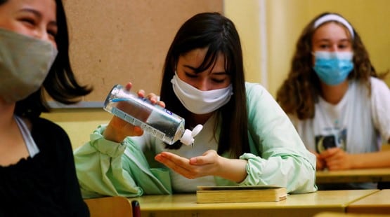 जर्मनी में ऐसे खुले स्कूल, आपके बच्चे को भी फॉलो करने होंगे ये नियम