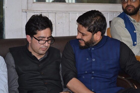 इस्तीफे के डेढ़ साल बाद नेता से  IAS कहलाएंगे शाह फैसल? जानें नियम