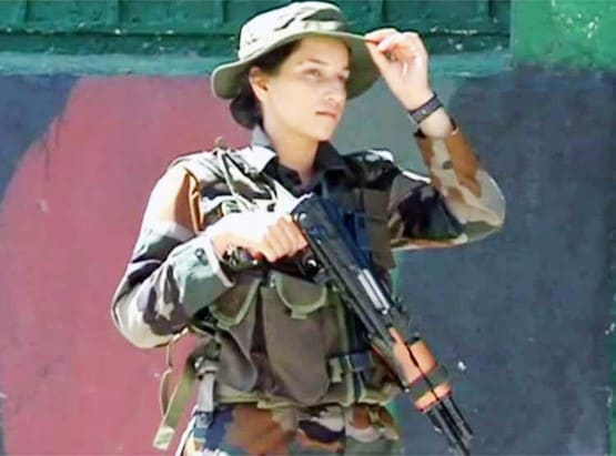 कश्मीर में LoC पर पहली बार भारतीय महिला सैनिक तैनात, देखें तस्वीरें