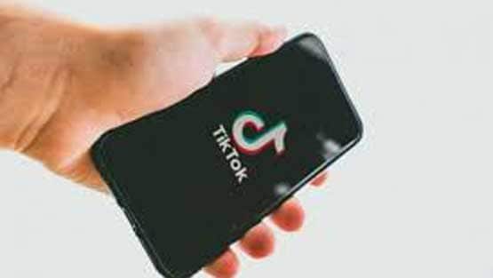 टिकटॉक को ट्रंप की चेतावनी, 15 सितंबर तक कारोबार बेचे या बंद करे