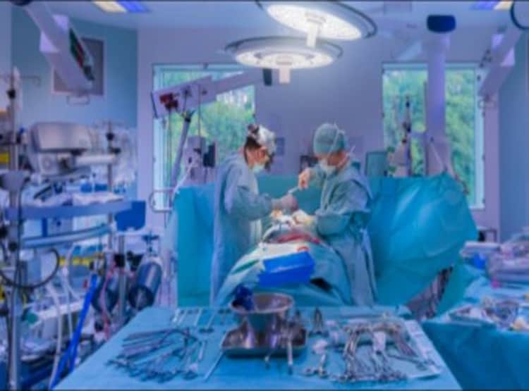 महिला के पेट से निकला 24 किलो का ट्यूमर, डॉक्टर भी हैरान