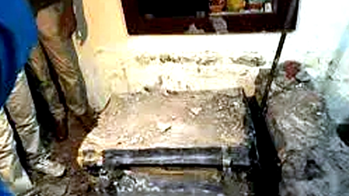 इसी बॉक्स में मिली थी बाॅडी.