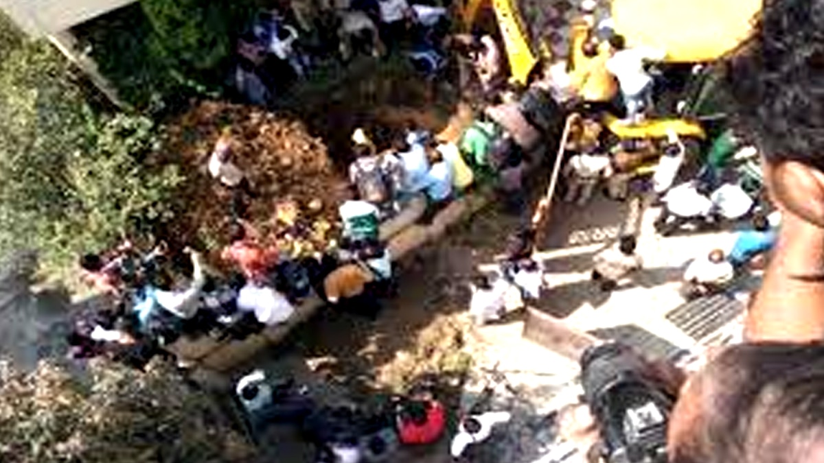 रायपुर में उदयन का घर, जहां उसके मां-बाप की बॉडी बगीचे में दफन थी.