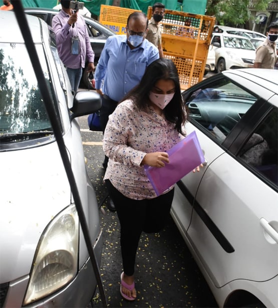 'आपके परिवार पर सुशांत की हत्या का आरोप है' सवाल सुन भड़कीं रिया